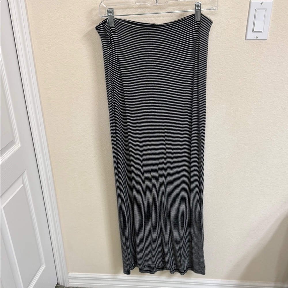 Old Navy Black and White Stripes Maxi Skirt